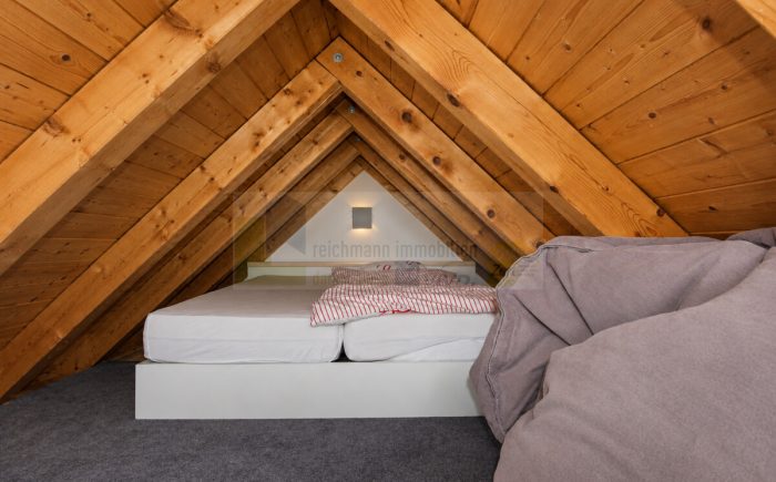 Dachbühne / Gästebett