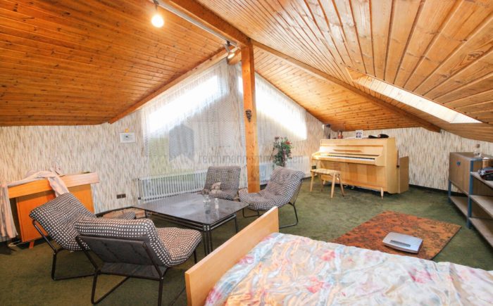 sep. Zimmer im DGnsterlicht