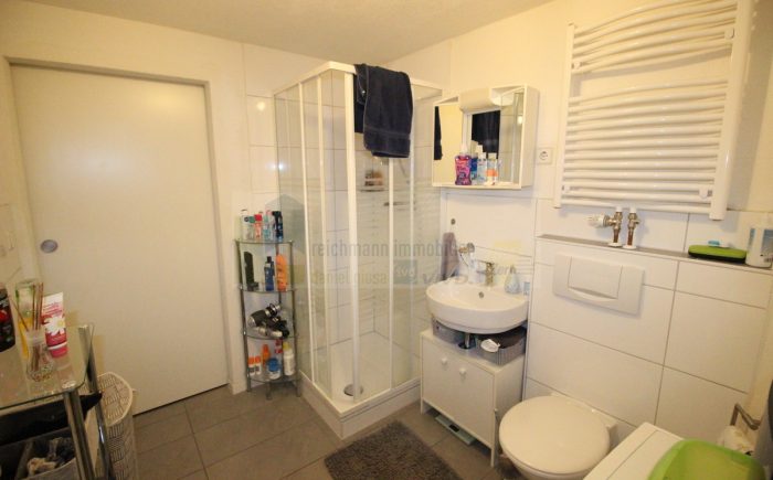 3.OG - Badezimmer mit Dusche / WC und WM-Anschluss