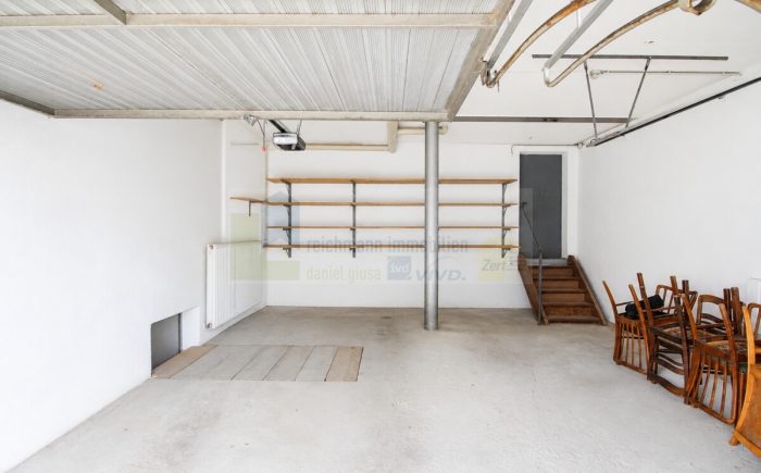 Garage mit Grube