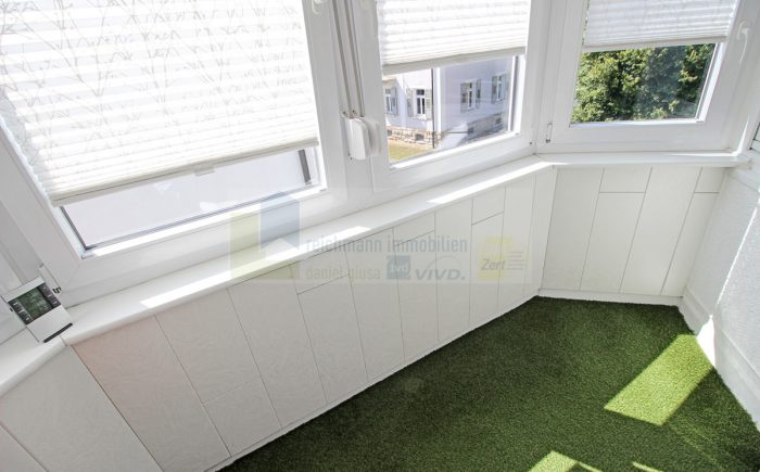 Balkon /  verglast und überdacht