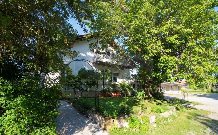 Wohnhaus / Eingang / Hof