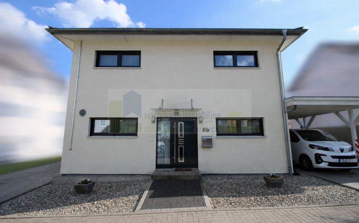 Anischt Carport und Stellplatz